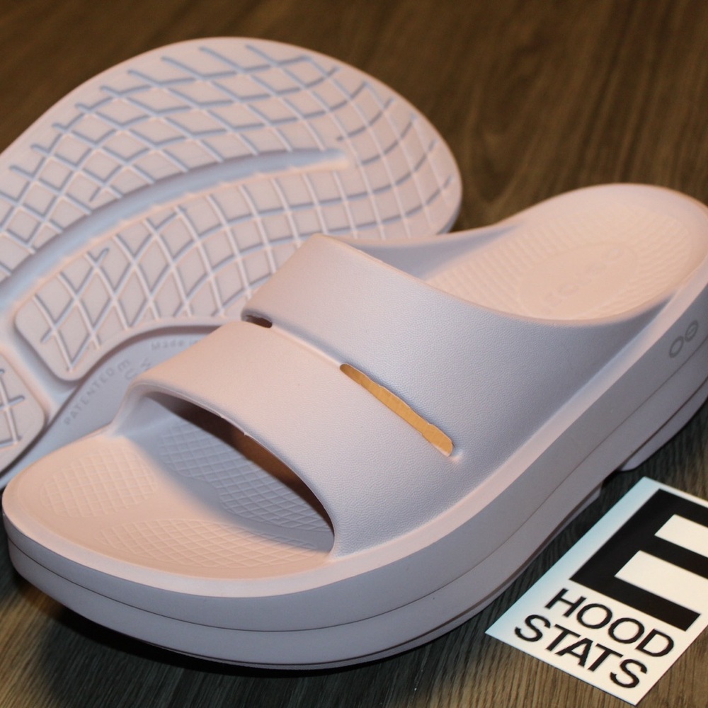 OOfos OOmega OOahh Stardust Recovery Comfort Womens Size 8 Platform Sandals